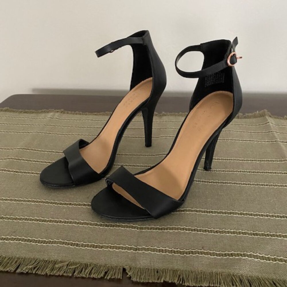 LC Lauren Conrad High Heeled Sandals Black, Size 8.5